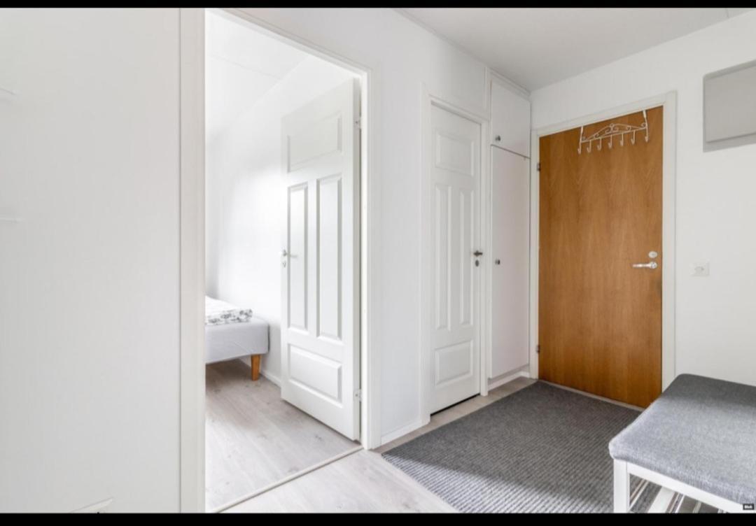 Easy And Short From The Airport Apartment Helsinki Bagian luar foto