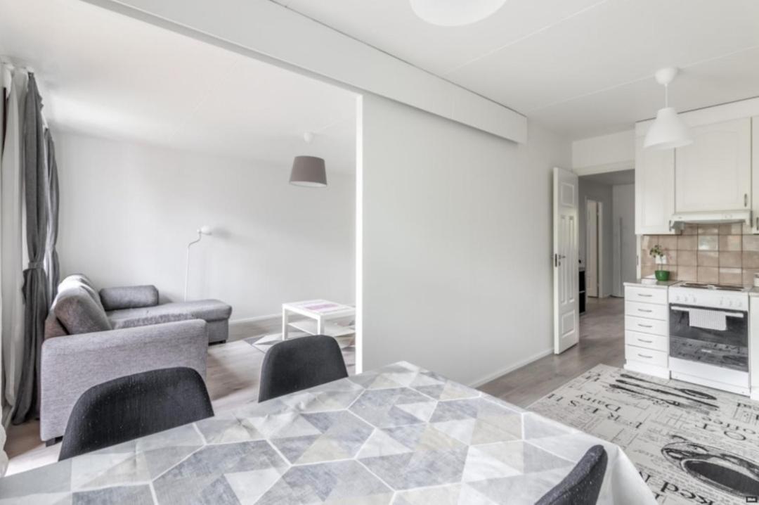 Easy And Short From The Airport Apartment Helsinki Bagian luar foto
